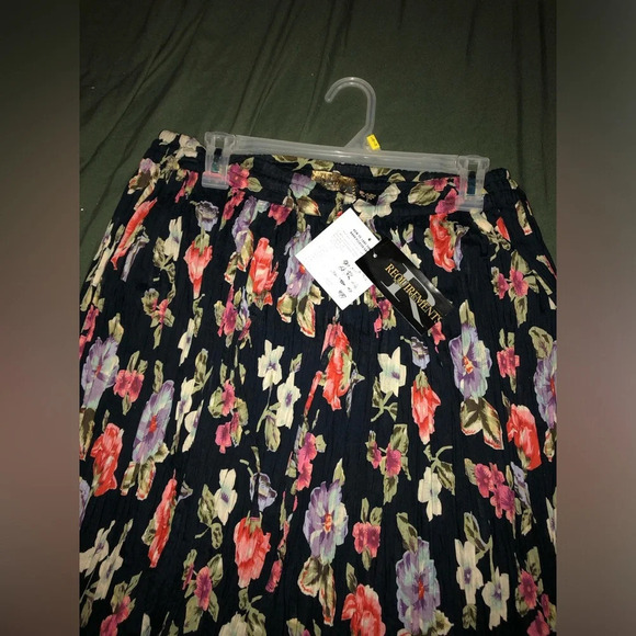 Vintage - Floral Print Skirt - Requirements - Size Medium - New With Tags - Picture 3 of 12